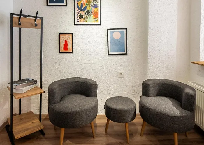 アパートホテル The Palm Suits