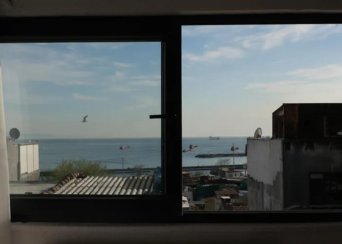 アパートホテル The Palm Suits